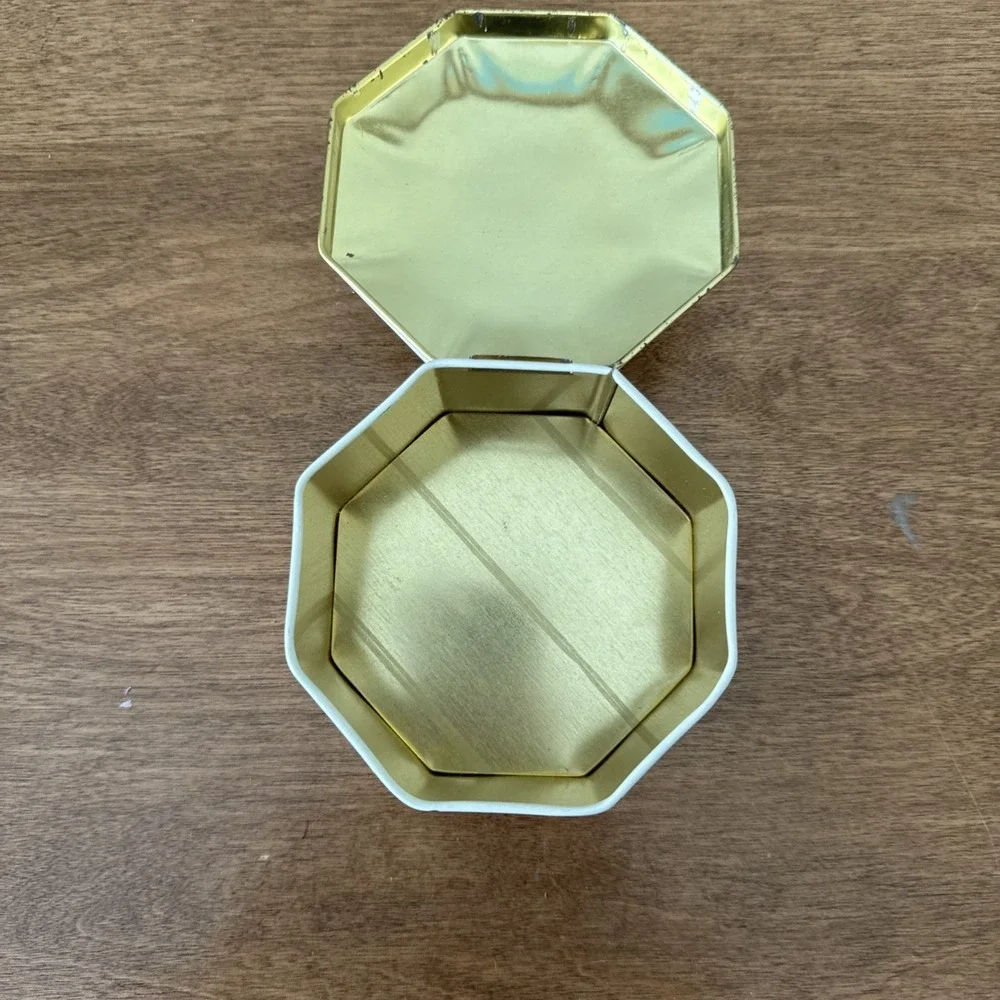 Vintage Puss in Boots design with kittens octagonal tin box Made In England